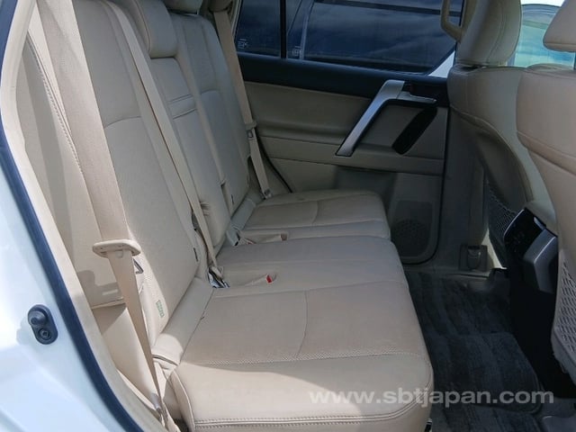 2022 TOYOTA LAND CRUISER PRADO TX L PKG