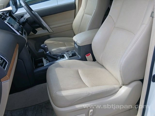 2022 TOYOTA LAND CRUISER PRADO TX L PKG