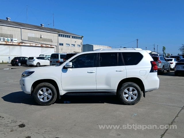 2022 TOYOTA LAND CRUISER PRADO TX L PKG