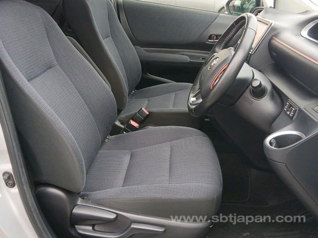 2017 TOYOTA SIENTA HYBRID G