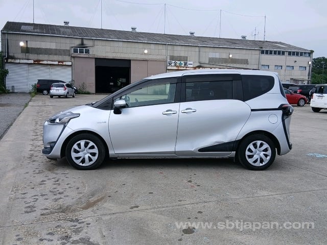 2017 TOYOTA SIENTA HYBRID G