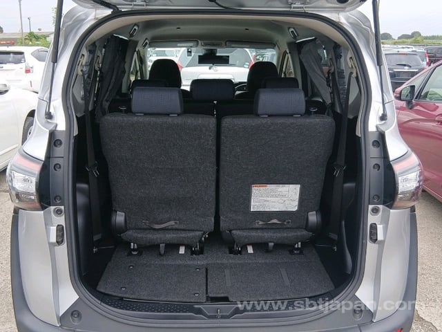 2017 TOYOTA SIENTA HYBRID G