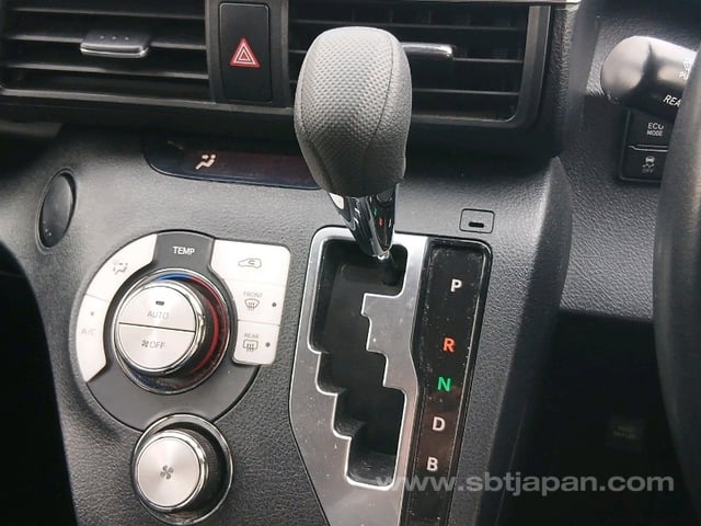 2017 TOYOTA SIENTA HYBRID G