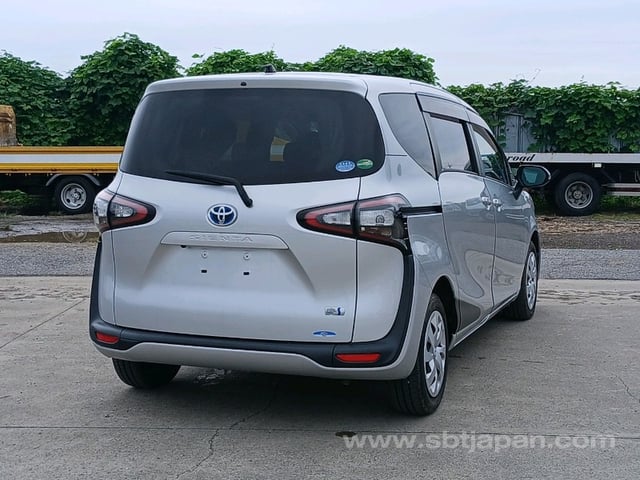 2017 TOYOTA SIENTA HYBRID G
