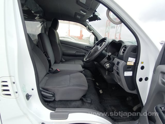 2021 NISSAN NV350CARAVAN DX
