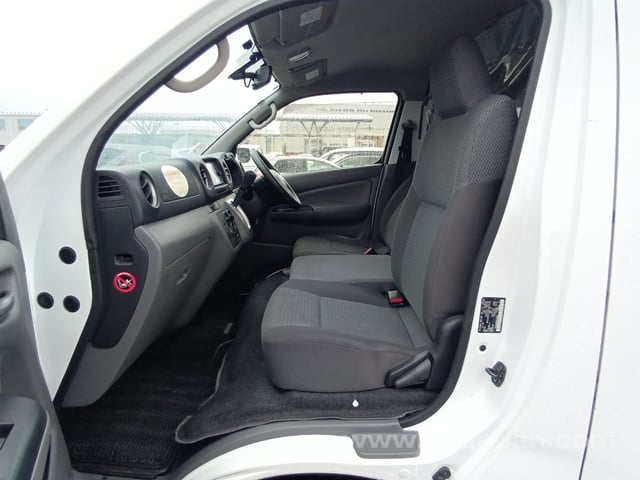 2021 NISSAN NV350CARAVAN DX