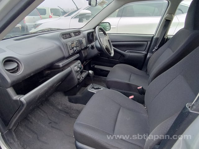 2016 TOYOTA PROBOX VAN DX