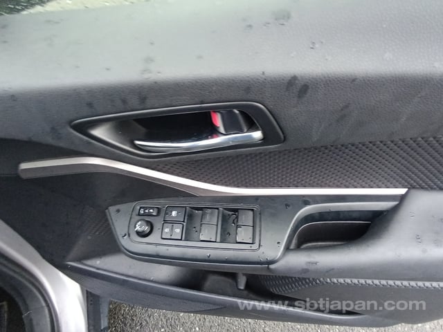 2022 TOYOTA C-HR S