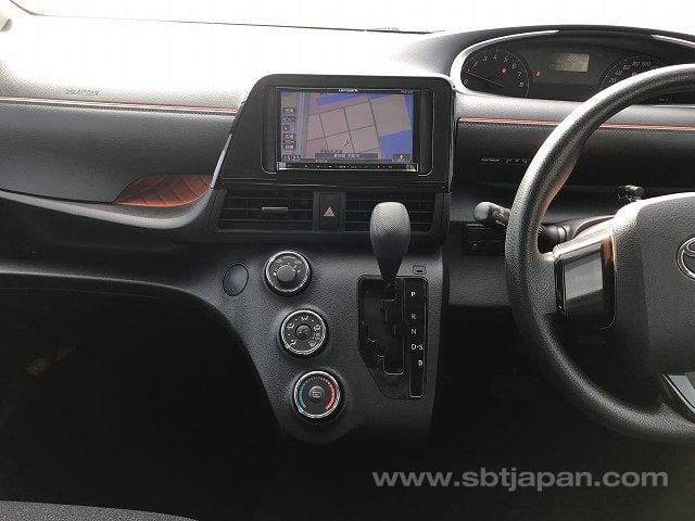 2016 TOYOTA SIENTA X V PKG