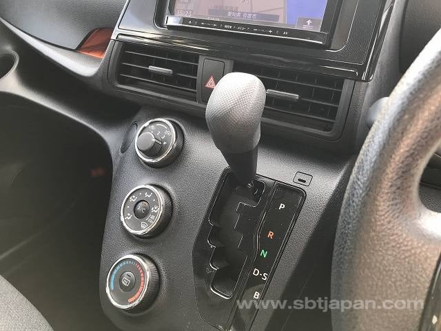 2016 TOYOTA SIENTA X V PKG