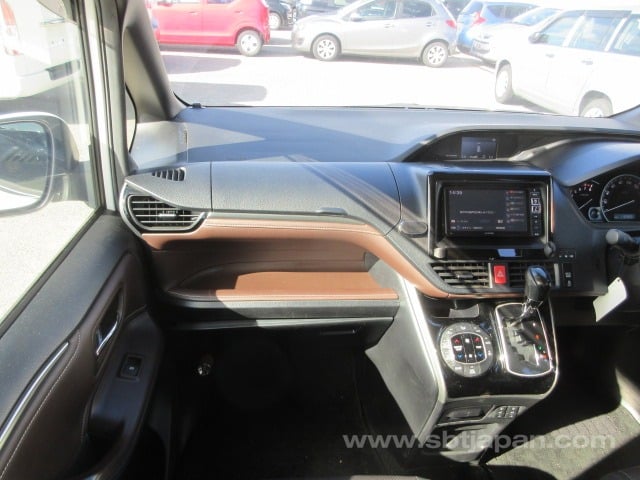 2016 TOYOTA ESQUIRE GI