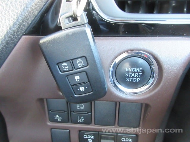 2016 TOYOTA ESQUIRE GI