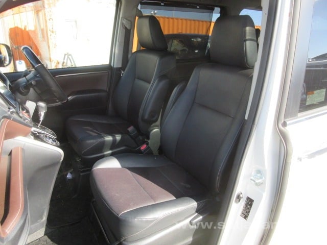 2016 TOYOTA ESQUIRE GI