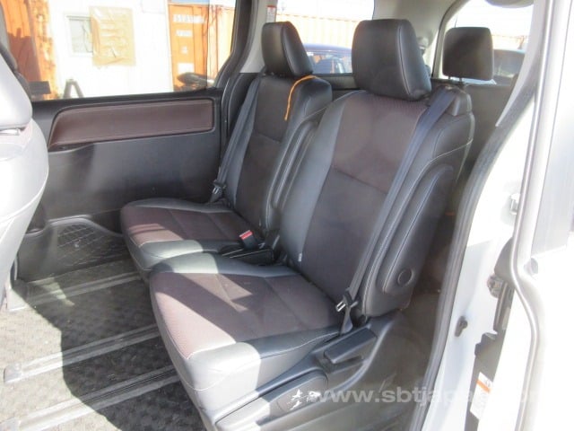 2016 TOYOTA ESQUIRE GI