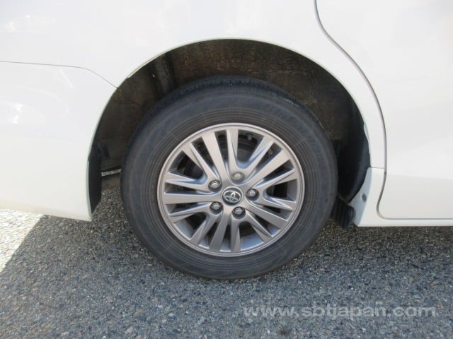 2016 TOYOTA ESQUIRE GI