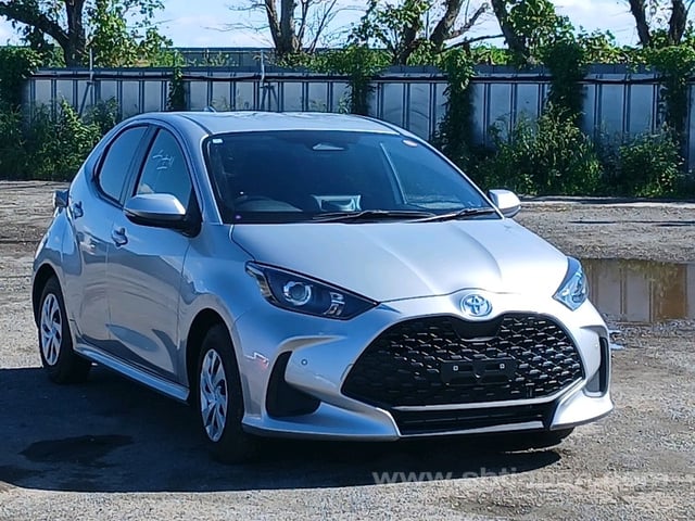 2024 TOYOTA YARIS HYBRID X