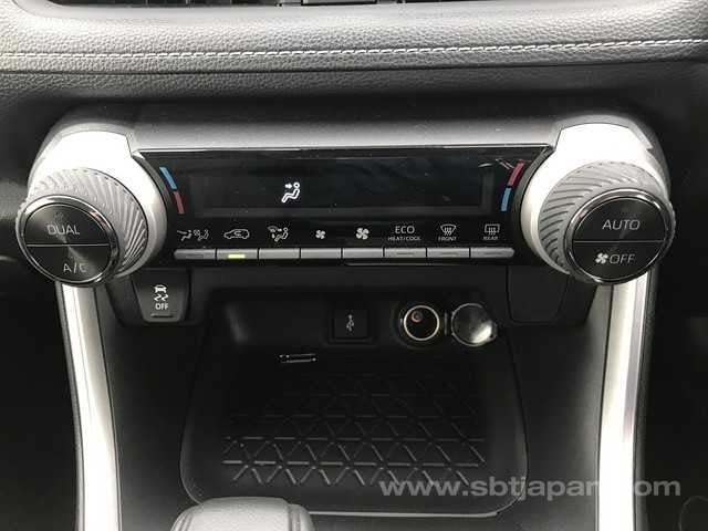 2021 TOYOTA RAV4 X
