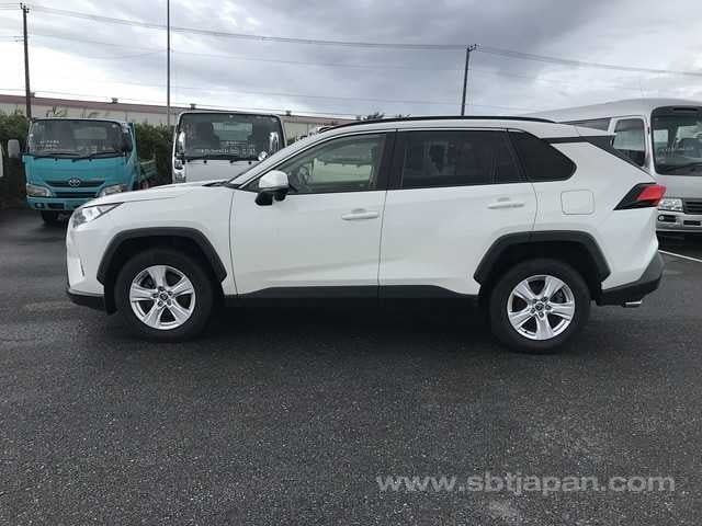 2021 TOYOTA RAV4 X