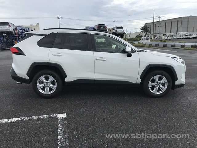 2021 TOYOTA RAV4 X