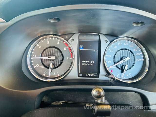 2021 TOYOTA HILUX Z