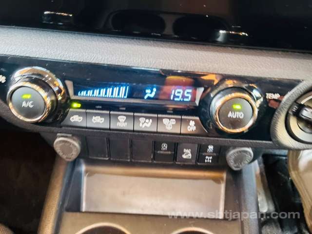 2021 TOYOTA HILUX Z