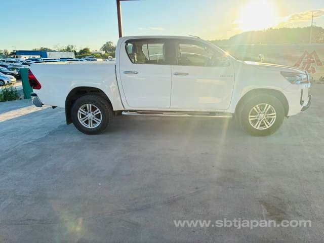 2021 TOYOTA HILUX Z