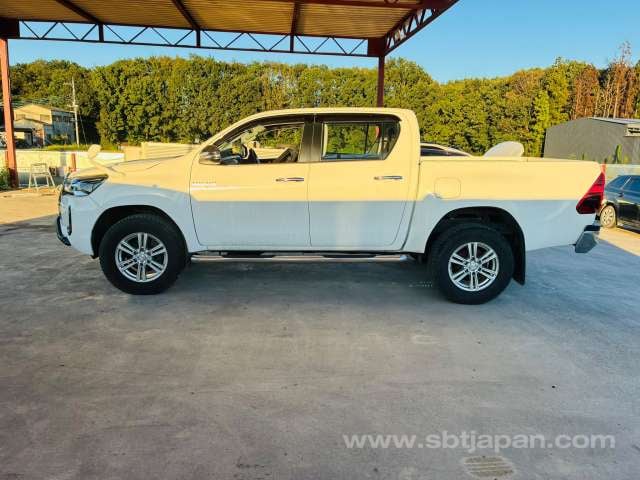 2021 TOYOTA HILUX Z
