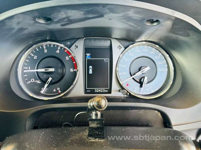 2021 TOYOTA HILUX Z