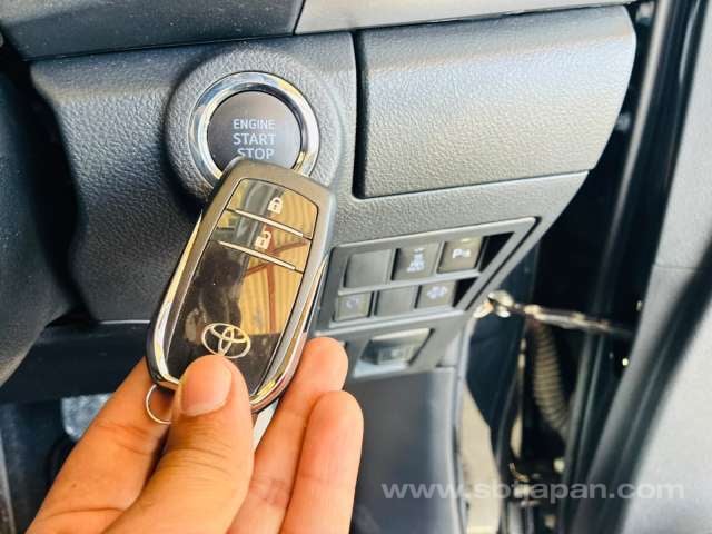 2021 TOYOTA HILUX Z