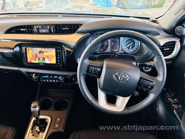 2021 TOYOTA HILUX Z