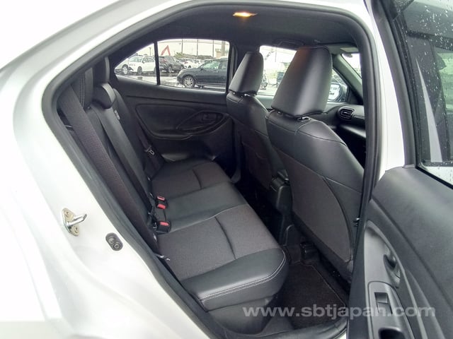 2025 TOYOTA YARIS CROSS HYBRID Z