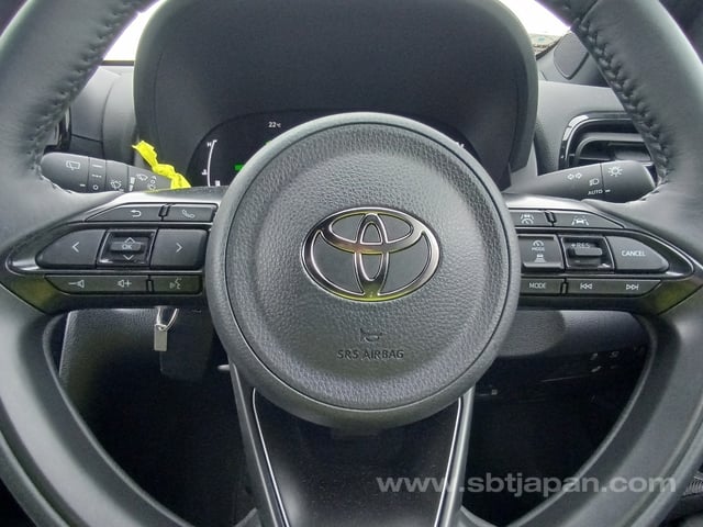 2025 TOYOTA YARIS CROSS HYBRID Z
