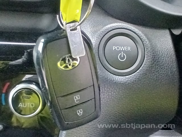 2025 TOYOTA YARIS CROSS HYBRID Z