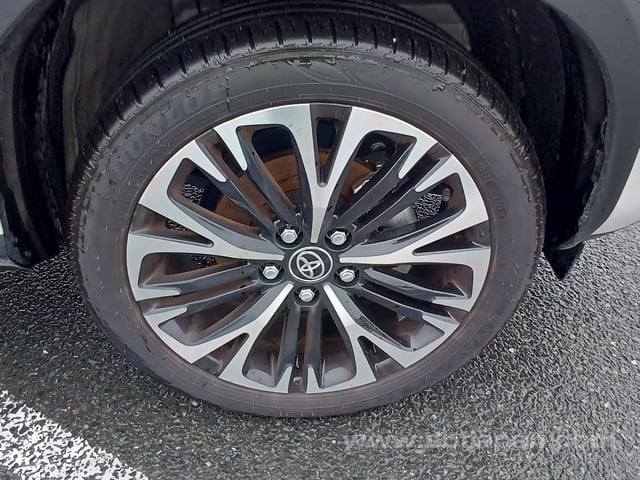 2025 TOYOTA YARIS CROSS HYBRID Z