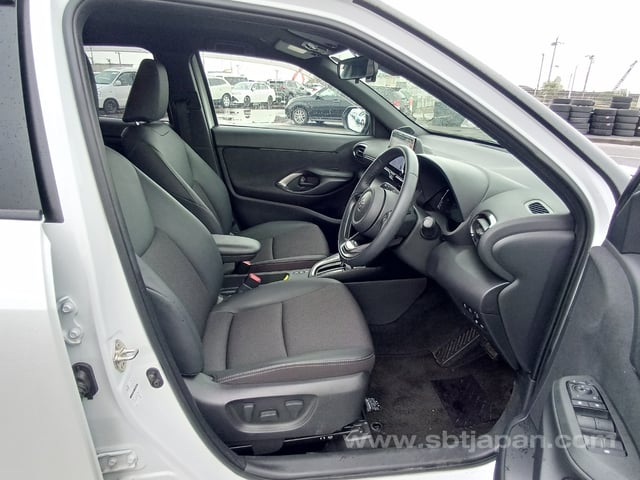 2025 TOYOTA YARIS CROSS HYBRID Z