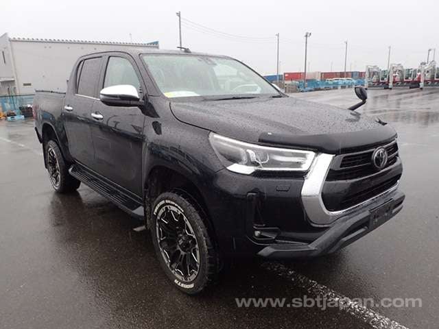 2022 TOYOTA HILUX Z