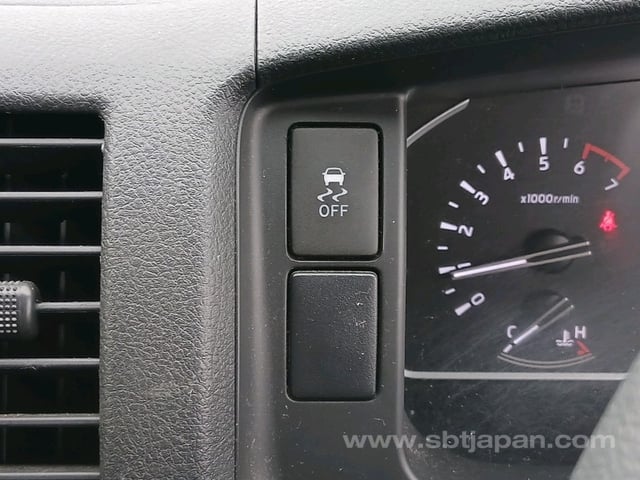 2021 TOYOTA HIACE VAN DX