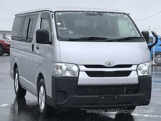 2022 TOYOTA HIACE VAN DX