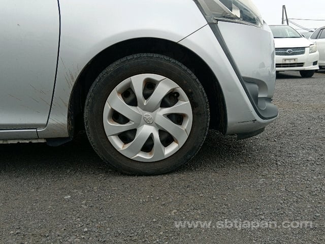 2017 TOYOTA SIENTA X