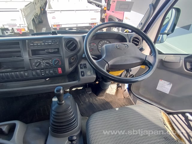 2015 HINO DUTRO 3.5t FLAT BODY
