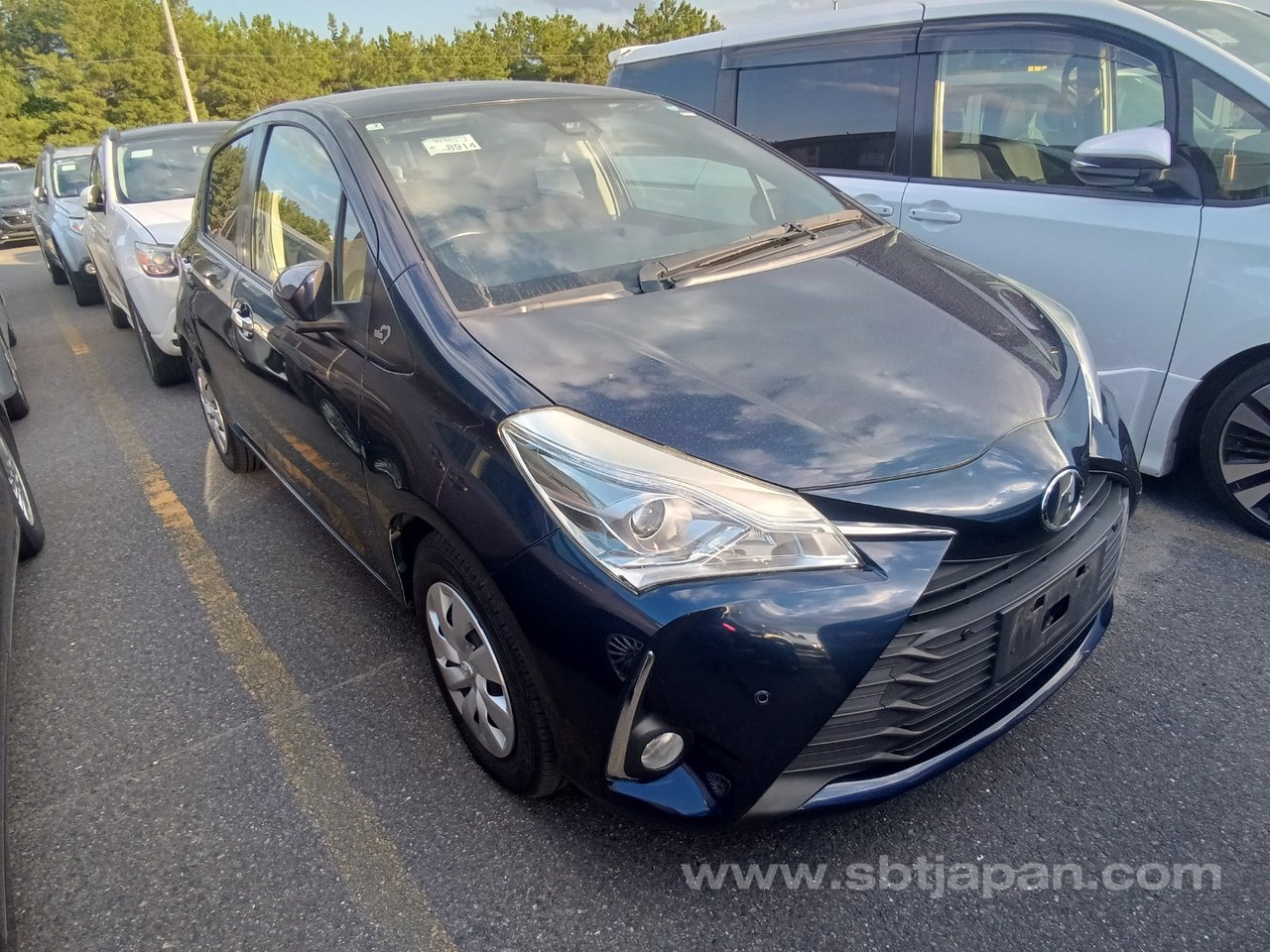 2019 Toyota Vitz, photo 1 of 1