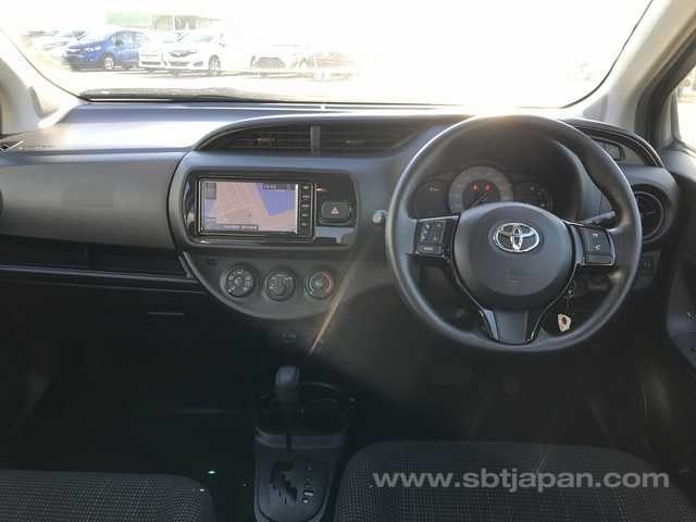 TOYOTA VITZ 2019 8.jpg