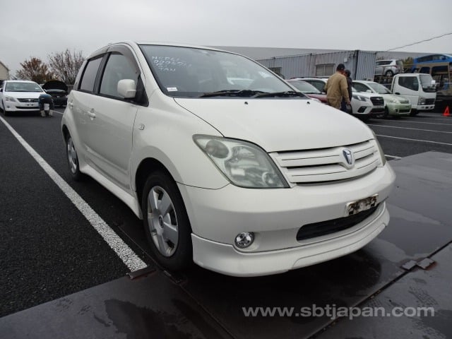 TOYOTA IST 2002 f.jpg