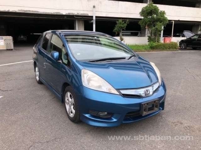 HONDA FIT SHUTTLE HYBRID 2012 f.jpg