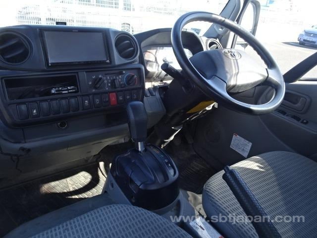 TOYOTA DYNA 2018 Dashboard and Steering