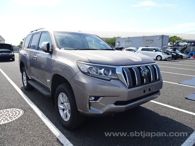 TOYOTA LAND CRUISER PRADO 2020 f.jpg